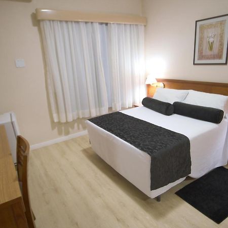 Regente Hotel Unaí Esterno foto