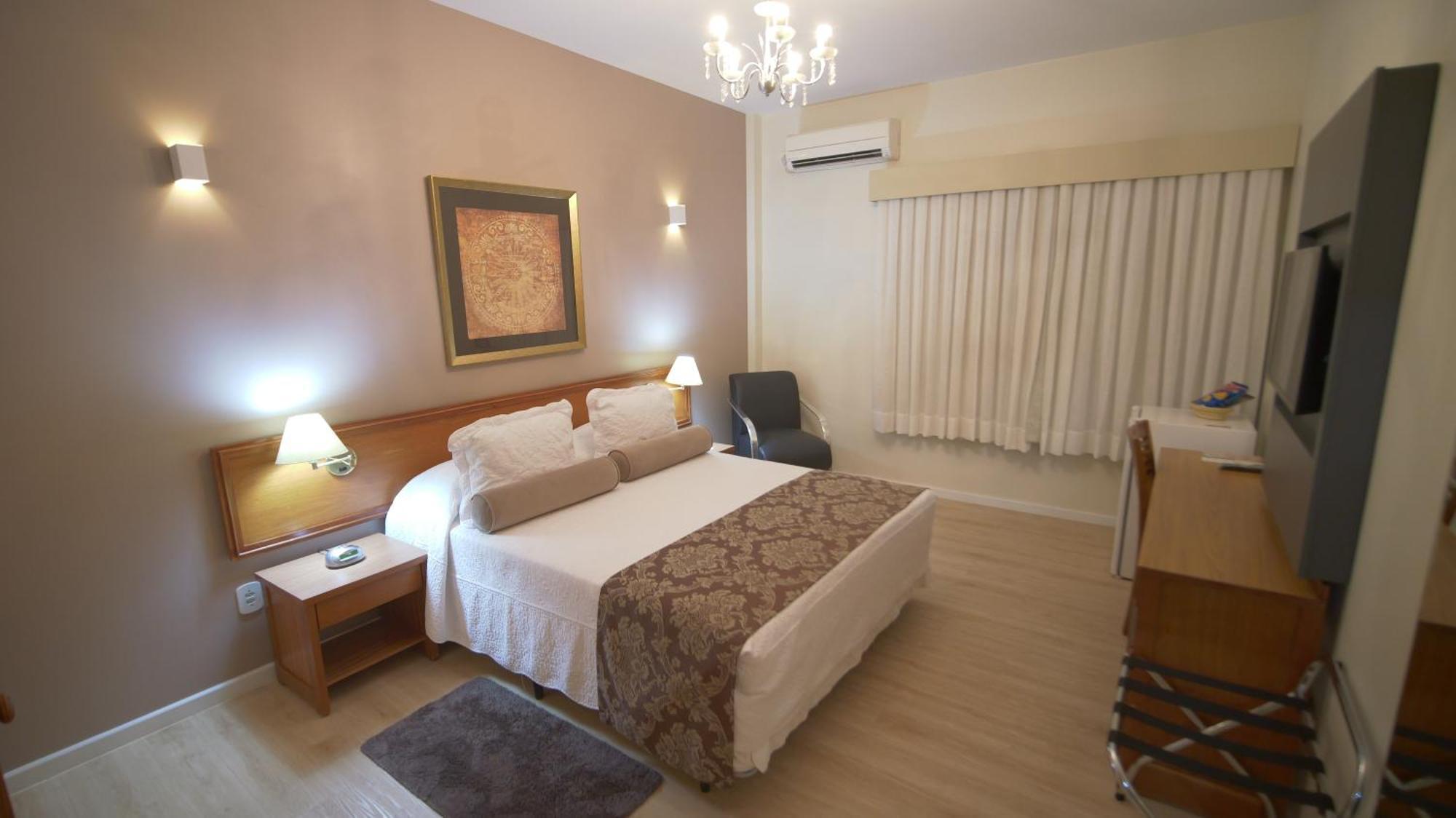Regente Hotel Unaí Esterno foto