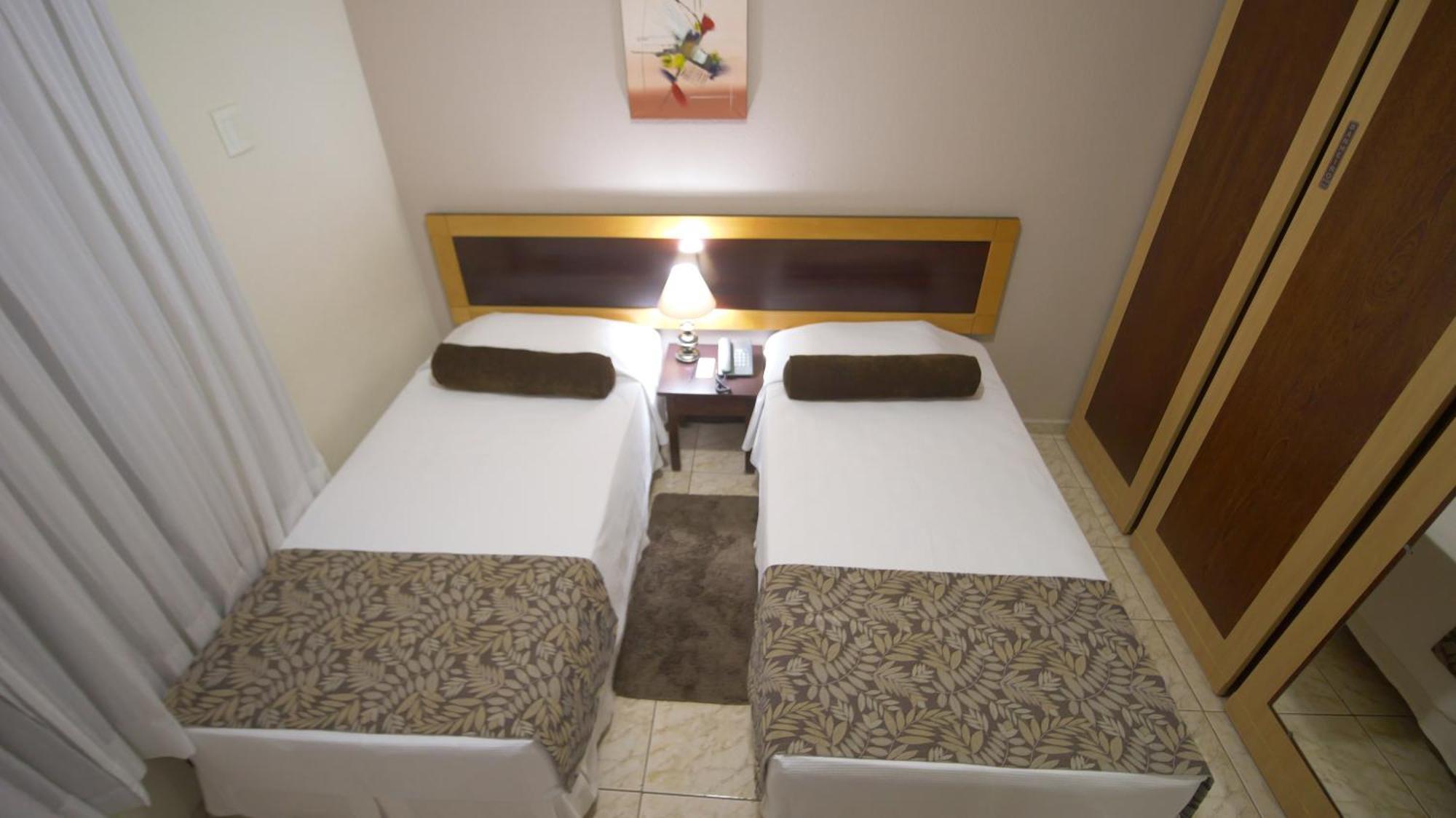 Regente Hotel Unaí Esterno foto