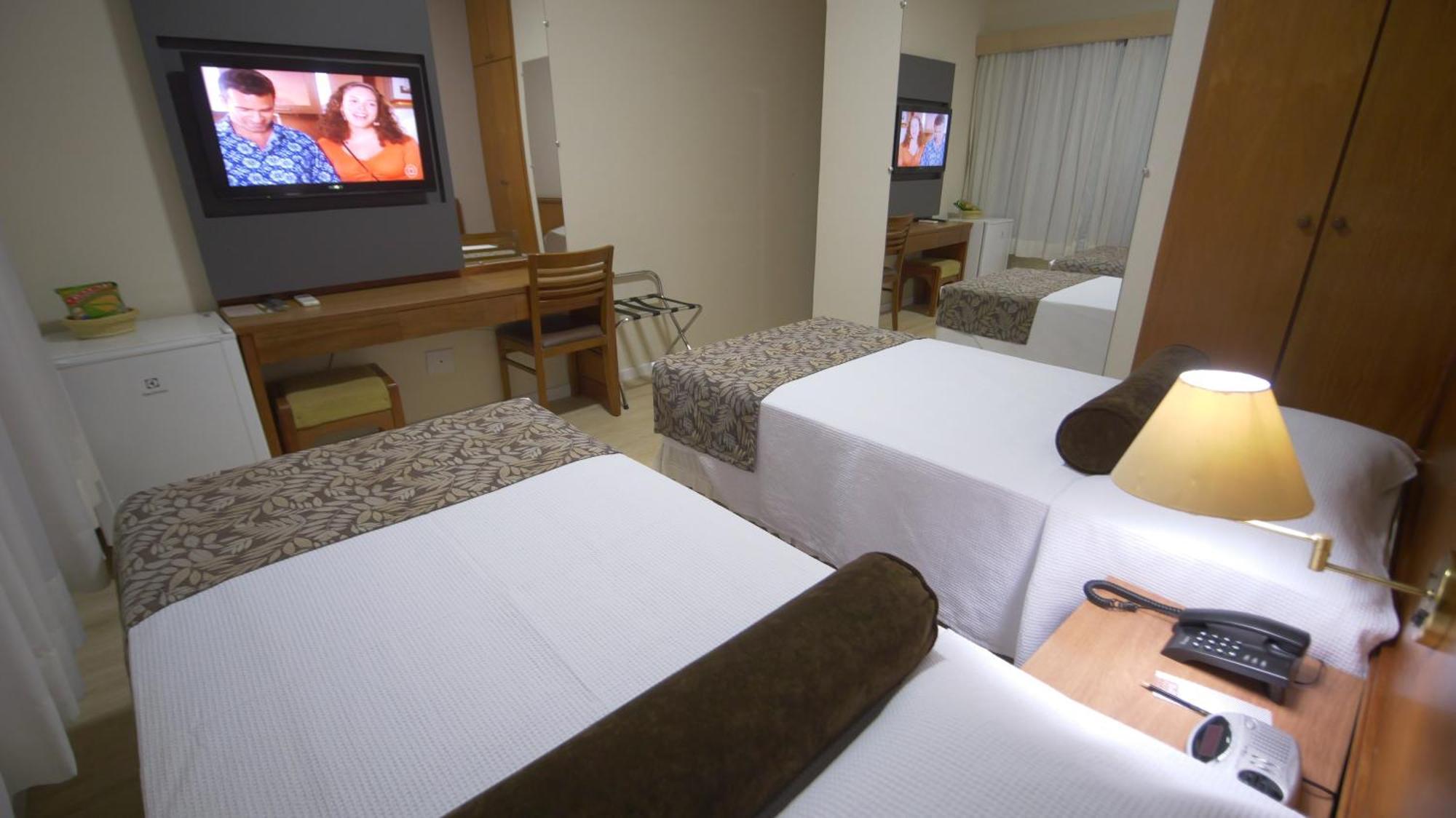 Regente Hotel Unaí Esterno foto