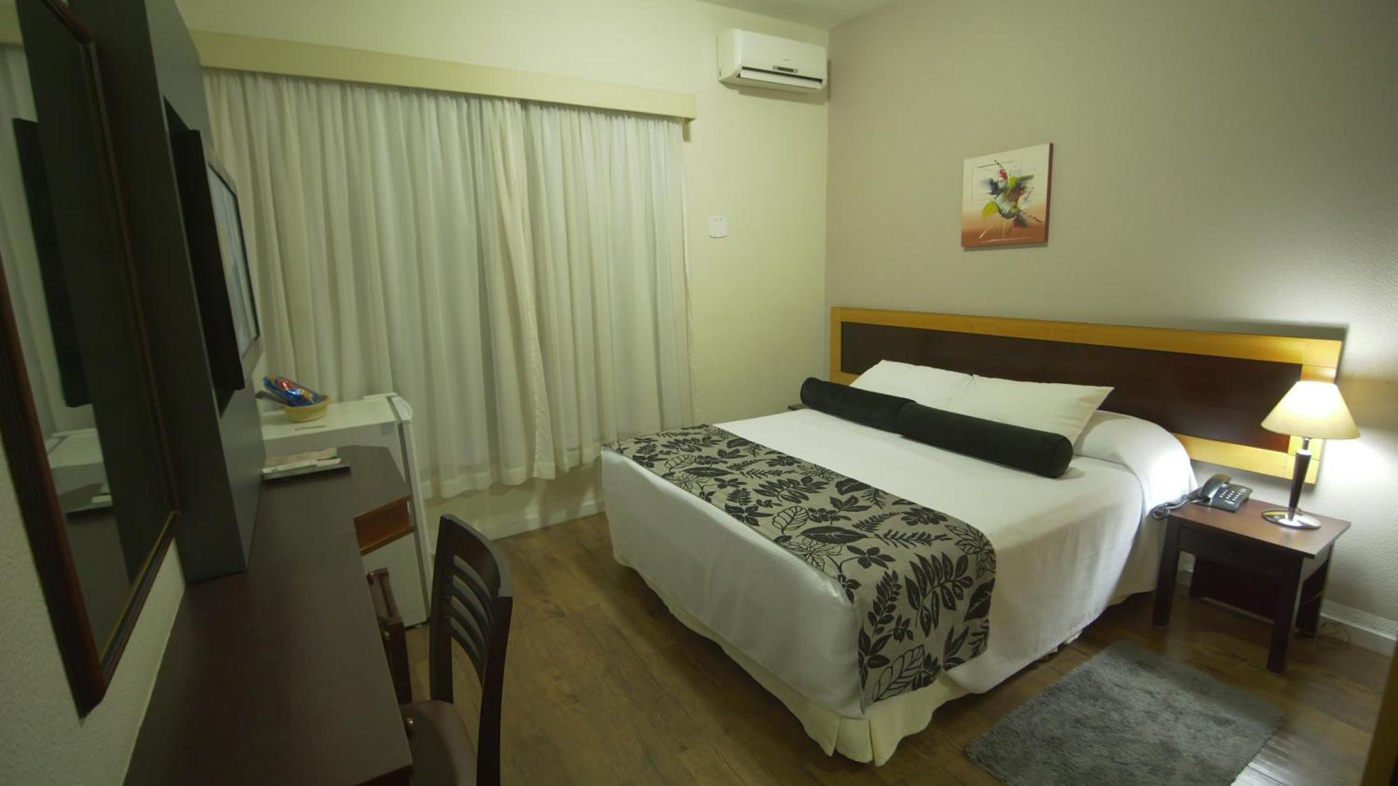 Regente Hotel Unaí Esterno foto
